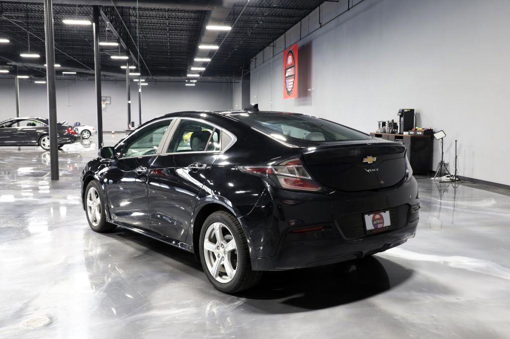 Used 2016 Chevrolet Volt LT w/ Comfort Package FWD image 5