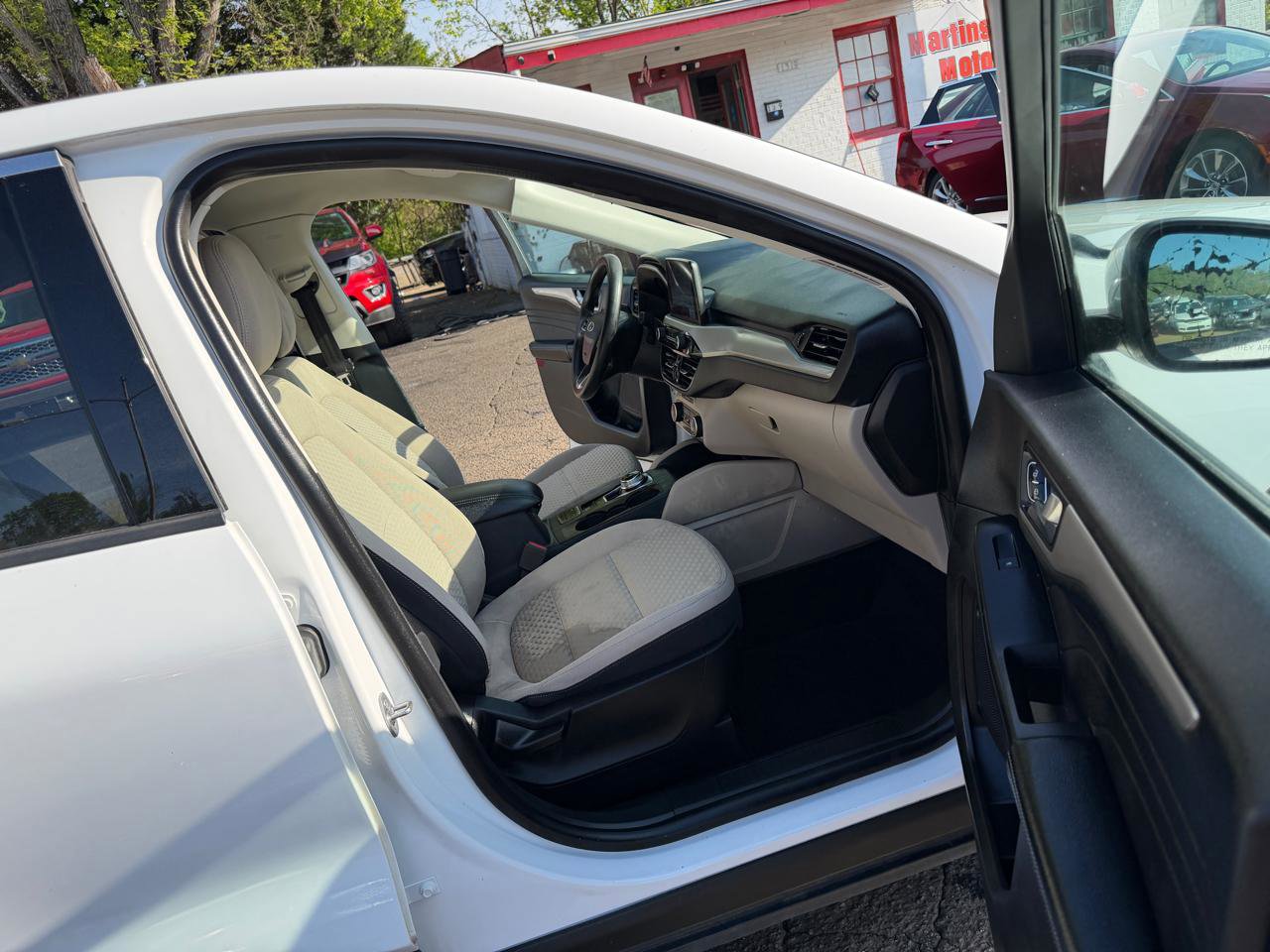 Used 2021 Ford Escape SE FWD image 16