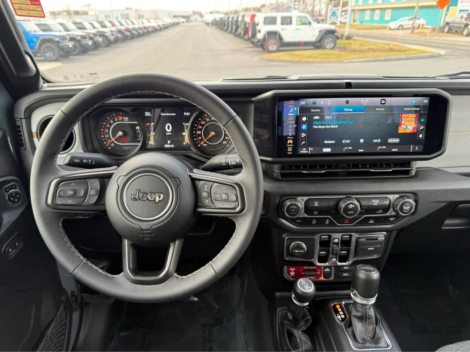 Used 2025 Jeep Gladiator Sport image 14