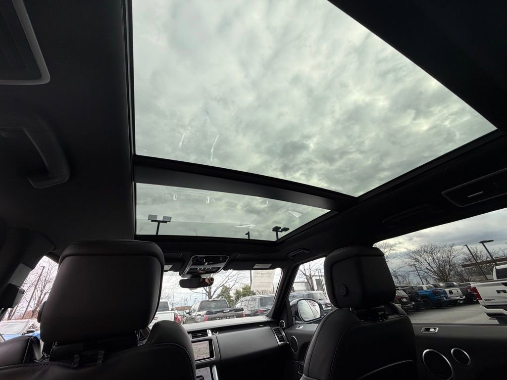 Used 2022 Land Rover Range Rover Sport HST image 34