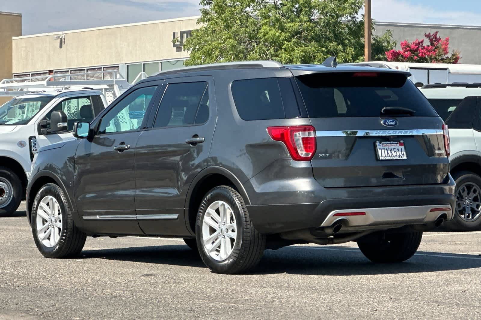 Used 2016 Ford Explorer XLT w/ Equipment Group 202A FWD image 6