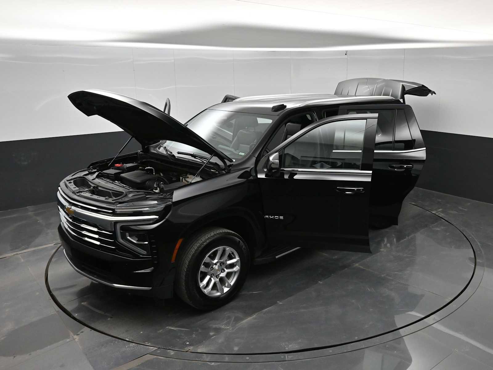 Used 2025 Chevrolet Tahoe LT AWD/4WD image 47