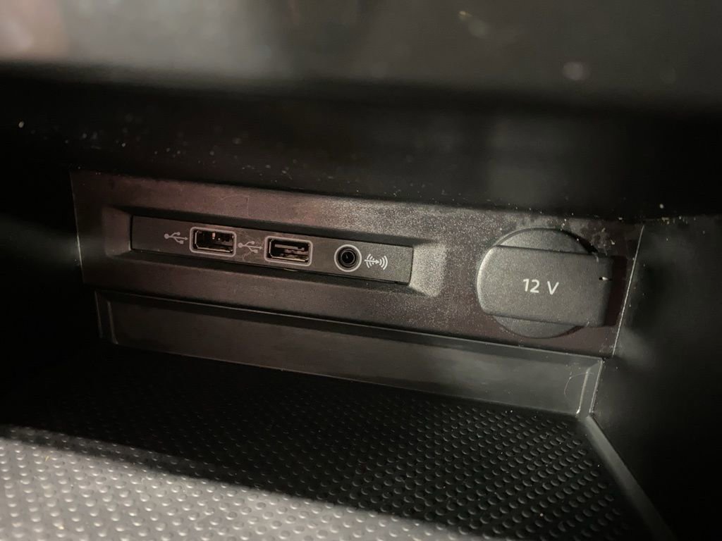 Used 2018 Volkswagen Tiguan SEL w/ 3rd Row Seat Package image 47