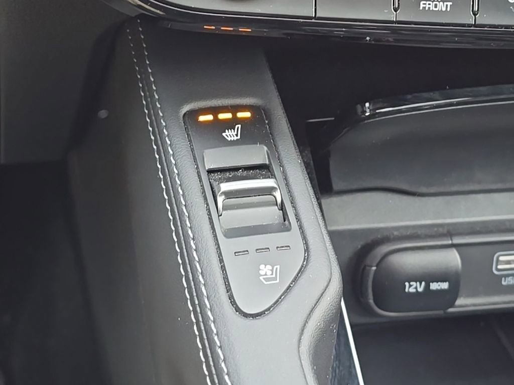 Used 2024 Kia Telluride SX Prestige w/ Towing Package image 18