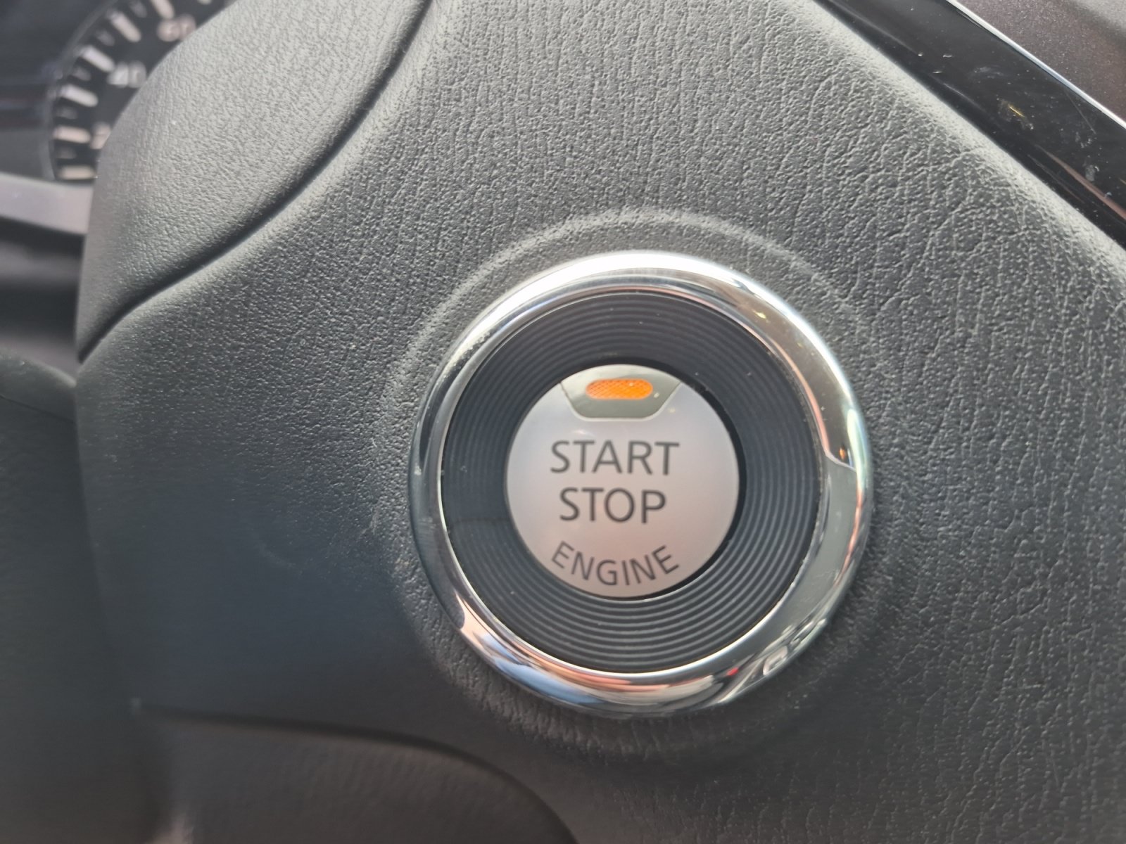 Used 2020 Nissan Pathfinder S FWD image 32