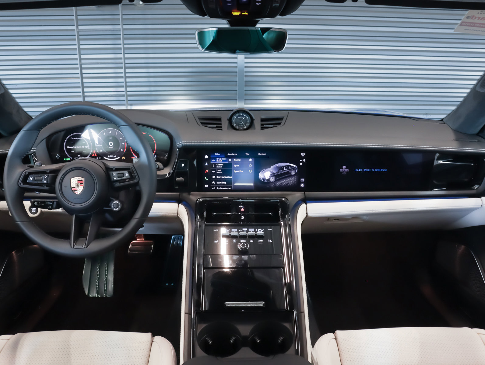 Used 2025 Porsche Panamera GTS image 15