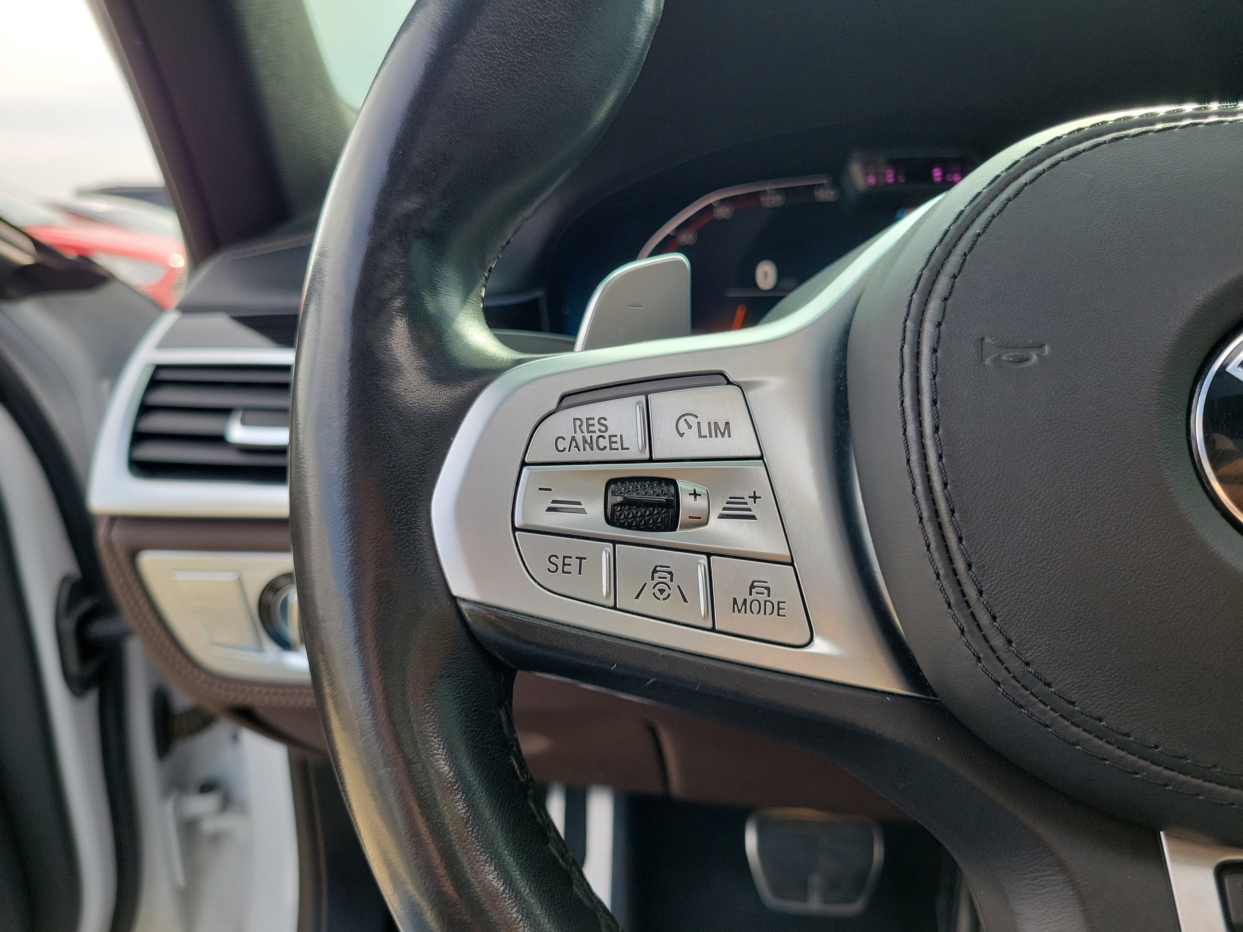 Used 2020 BMW 750i xDrive w/ Executive Package image 22