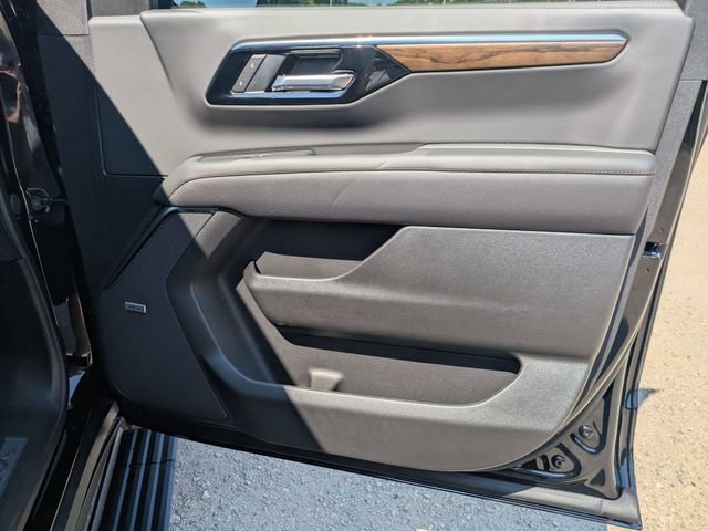 New 2026 Chevrolet Suburban High Country AWD/4WD image 39