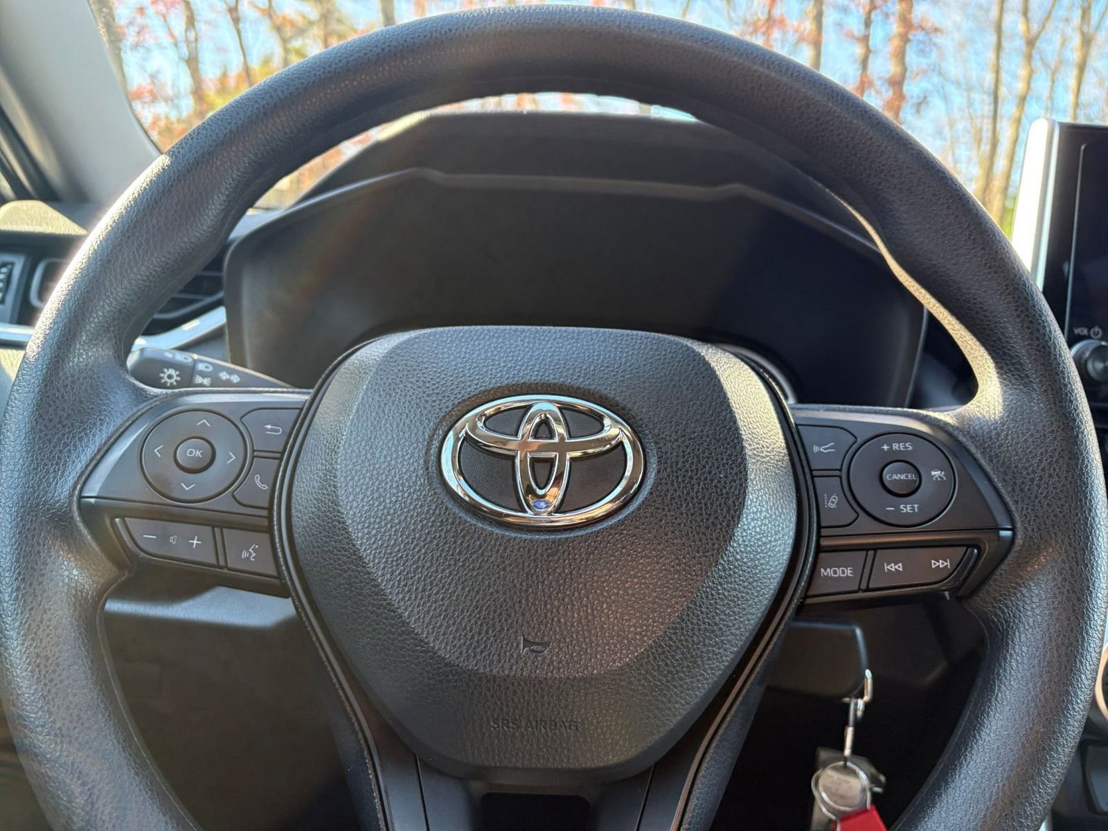 Used 2025 Toyota RAV4 LE image 23