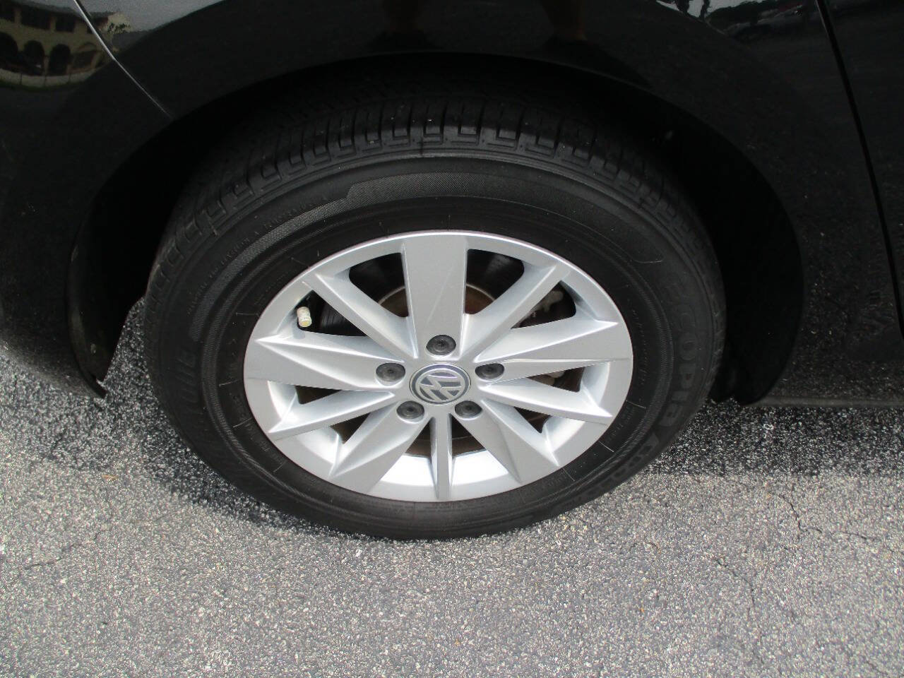 Used 2018 Volkswagen Golf S FWD image 27