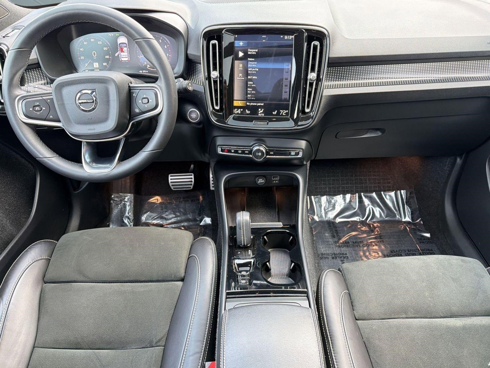 Used 2022 Volvo XC40 T5 R-Design w/ Advanced Package AWD/4WD image 15