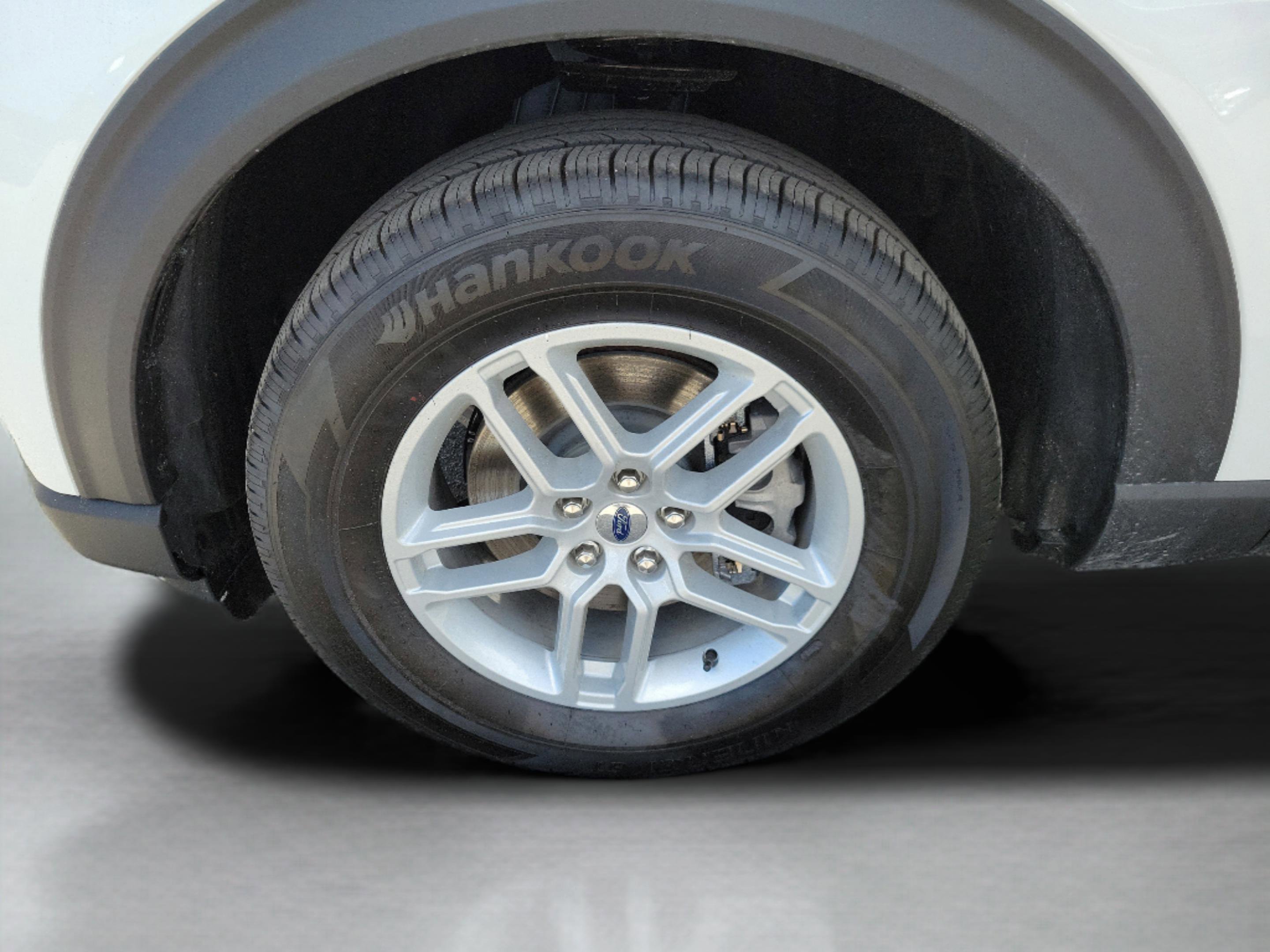 New 2026 Ford Explorer Active RWD image 6