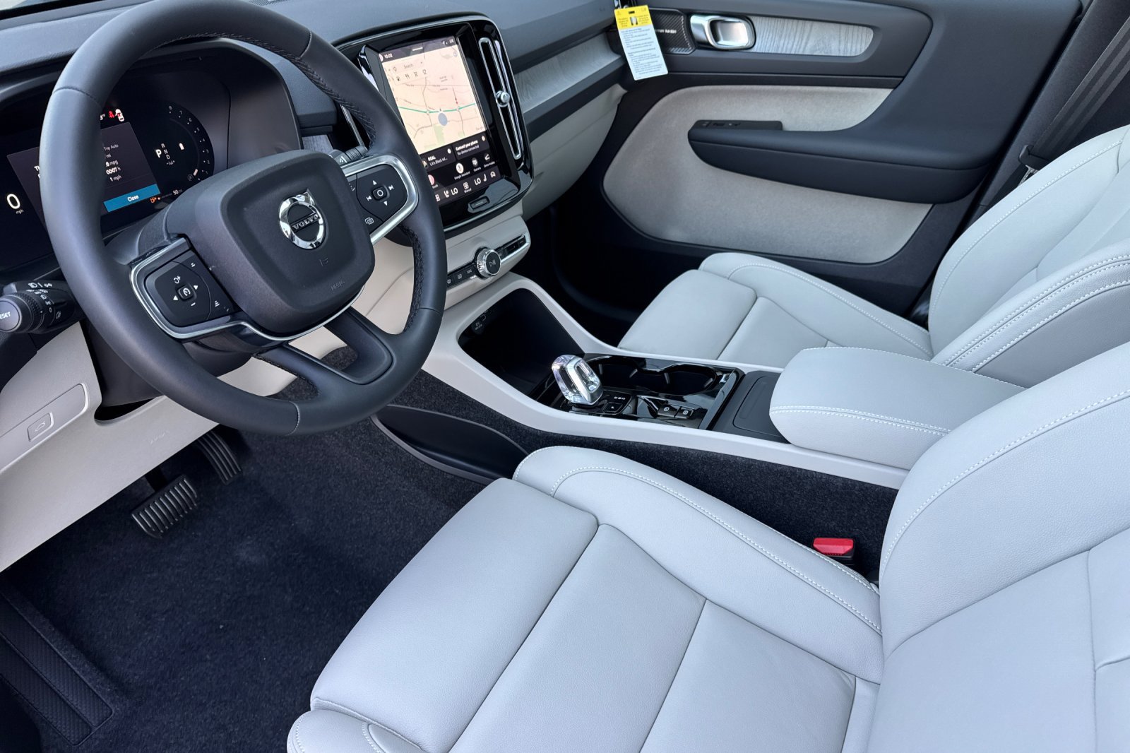 New 2026 Volvo XC40 B5 Ultra w/ Protection Package Premier AWD/4WD image 9