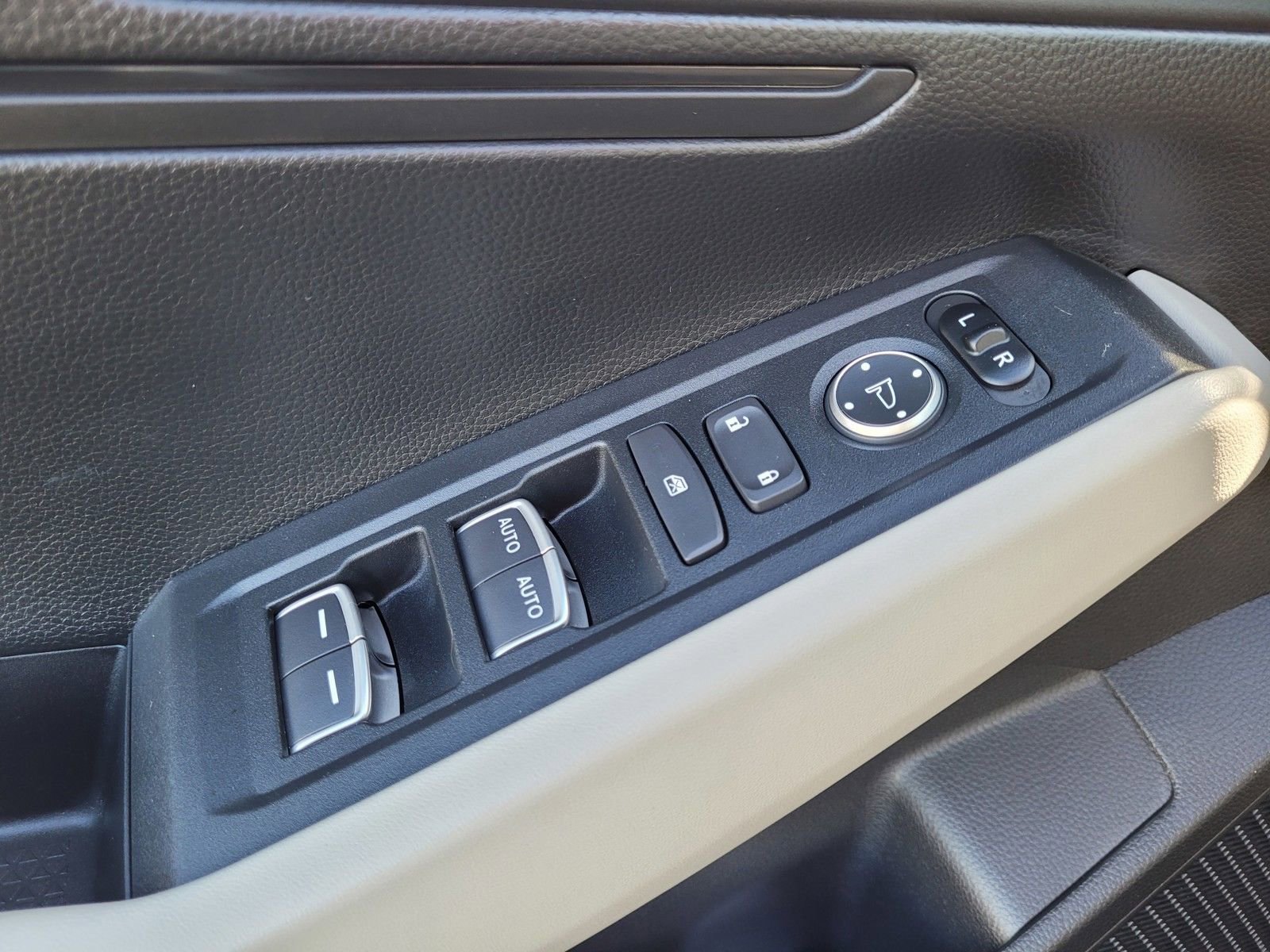 Certified 2025 Honda Accord LX image 17