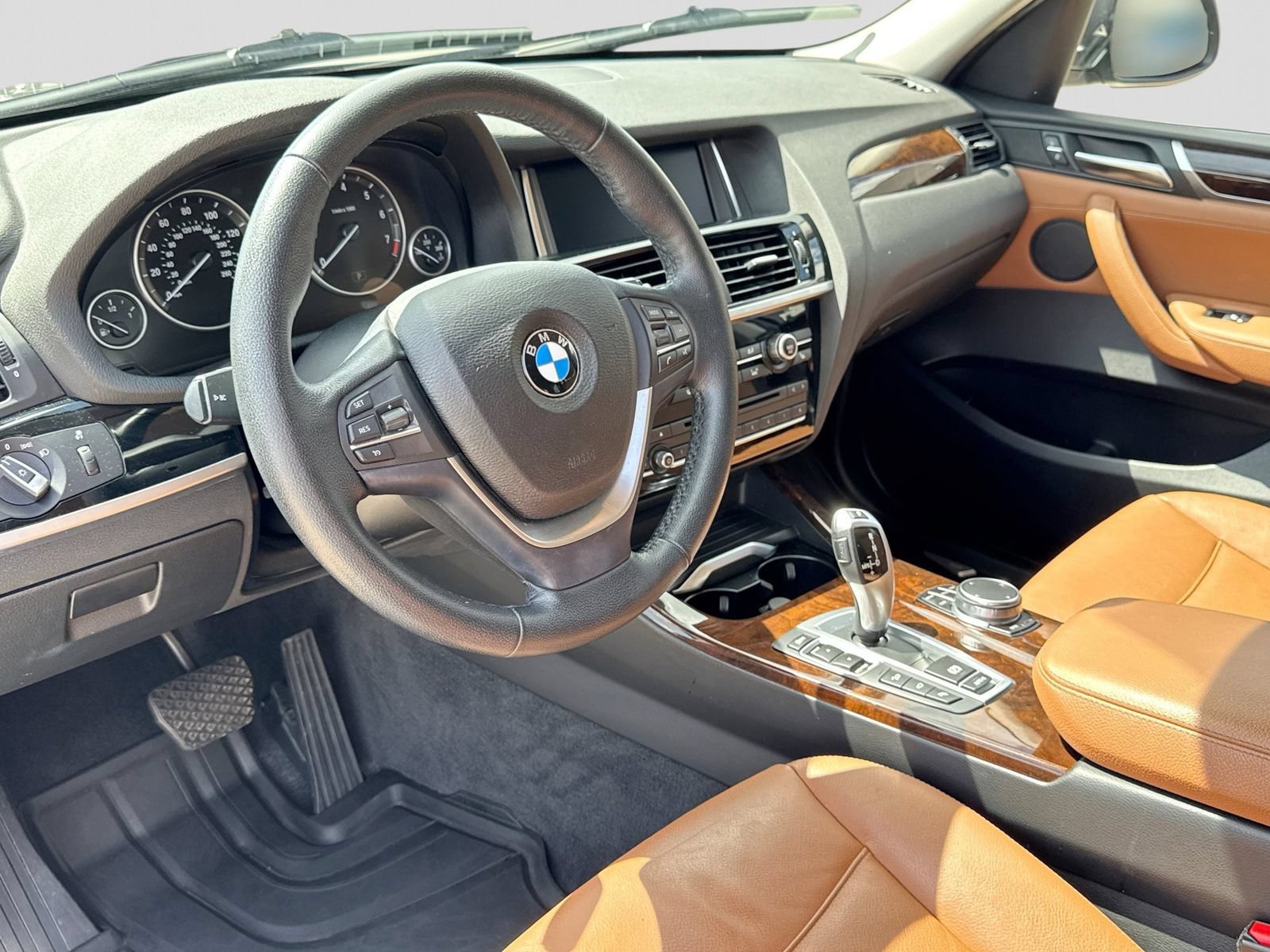 Used 2017 BMW X3 xDrive28i AWD/4WD image 2