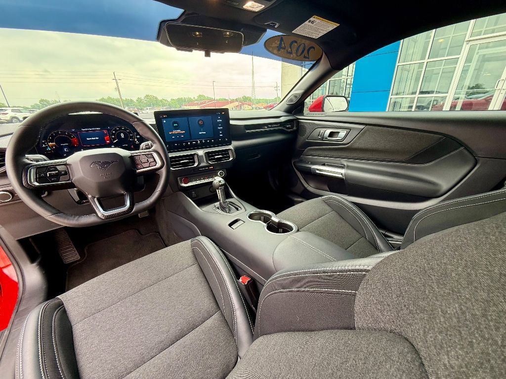 Used 2024 Ford Mustang Coupe image 13