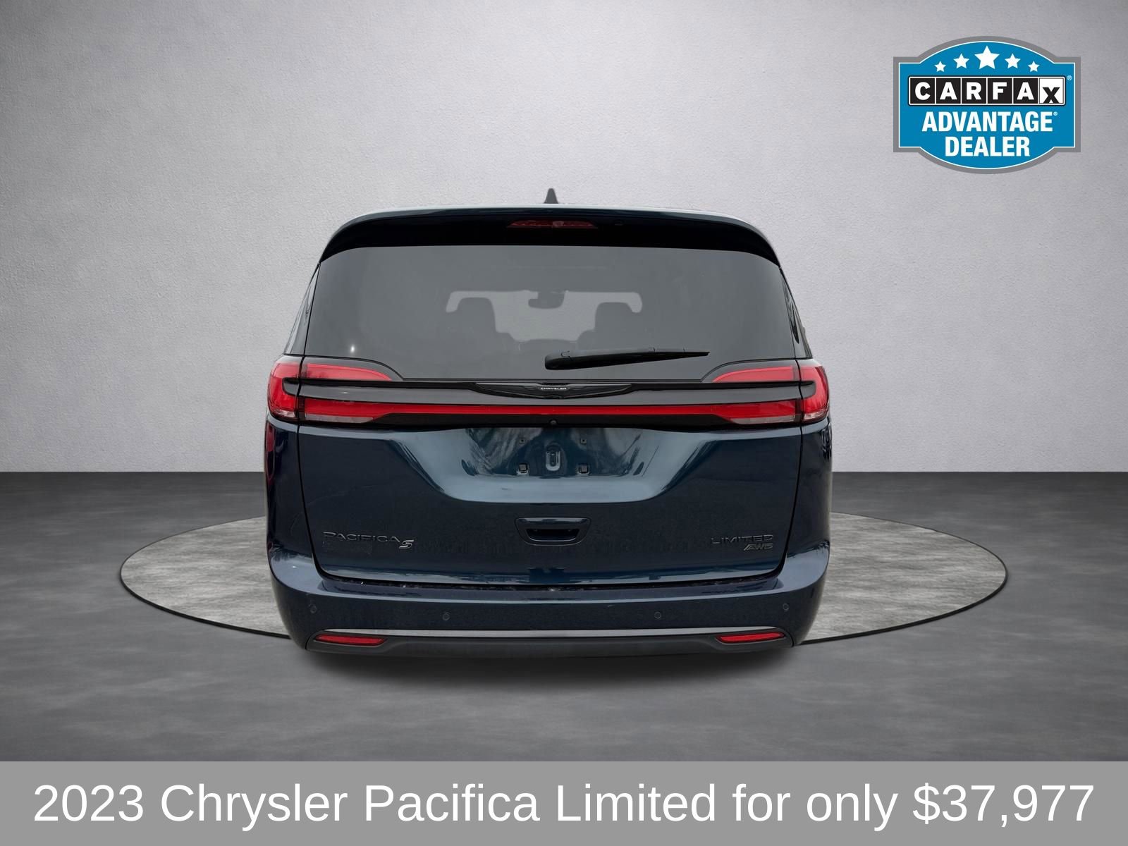 Used 2023 Chrysler Pacifica Limited w/ S Appearance Package image 4