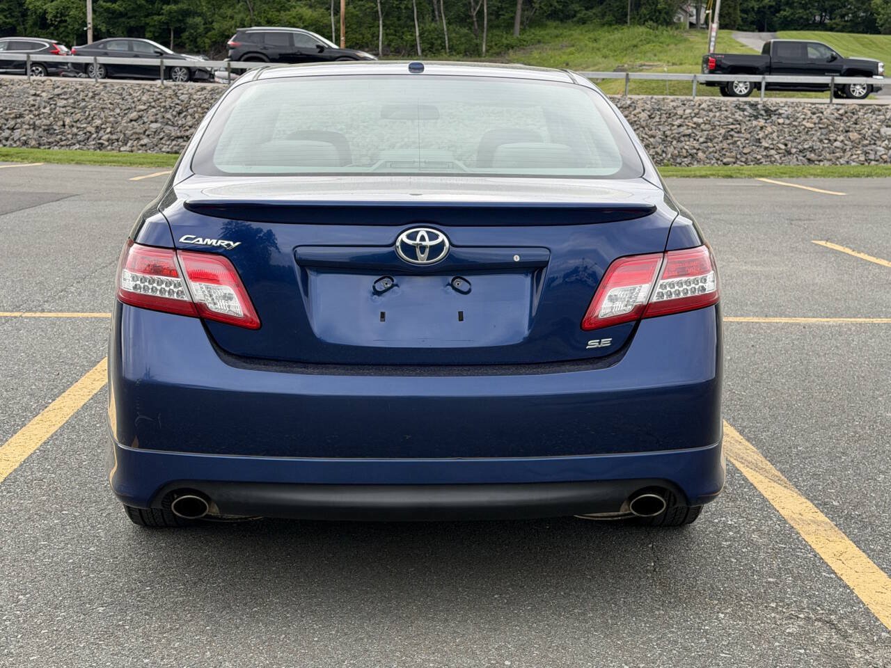 Used 2010 Toyota Camry SE FWD image 5