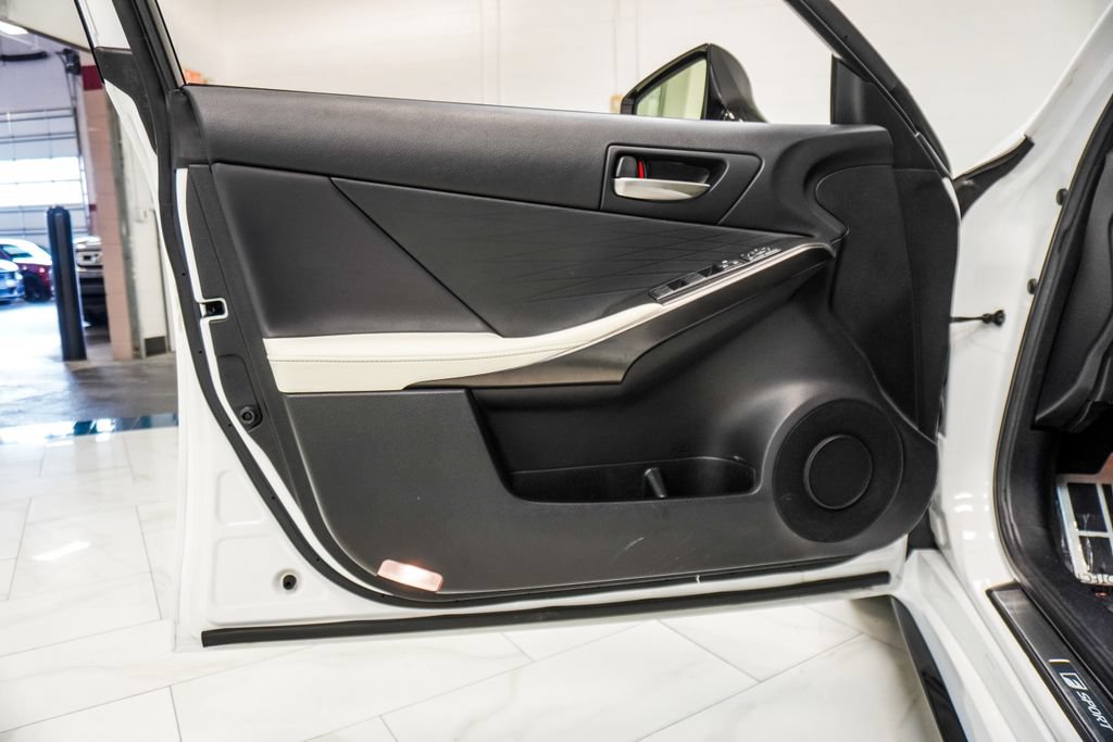 Used 2022 Lexus IS 350 F Sport RWD image 17