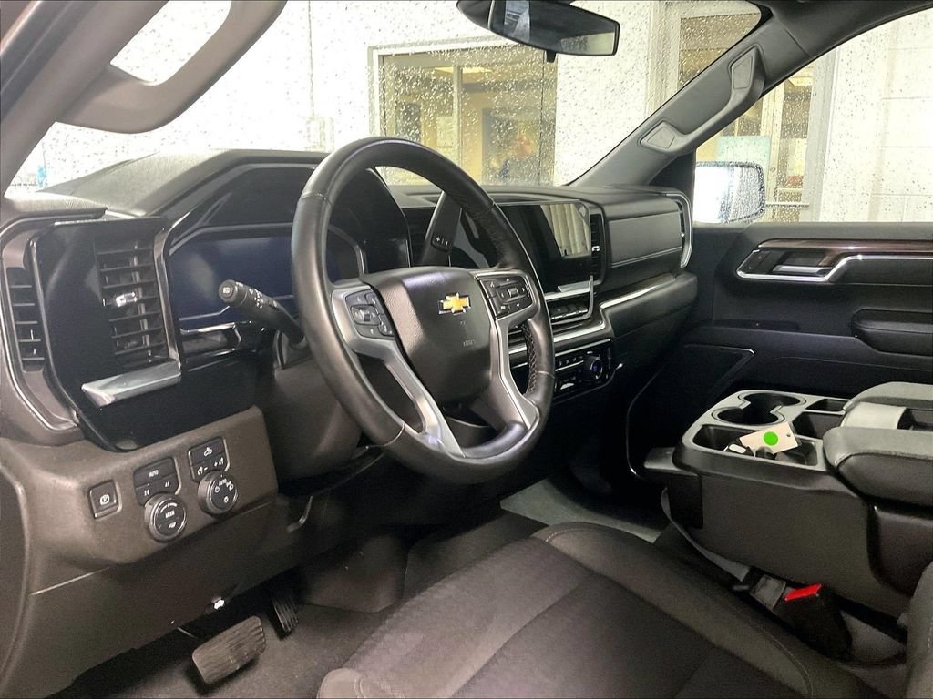 Used 2023 Chevrolet Silverado 1500 LT AWD/4WD image 8