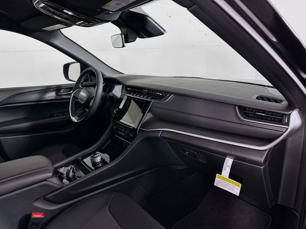 New 2025 Jeep Grand Cherokee L Laredo w/ Luxury Tech Group I image 36