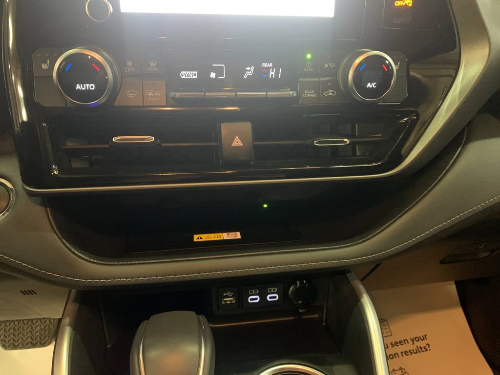 Used 2023 Toyota Highlander XLE image 26