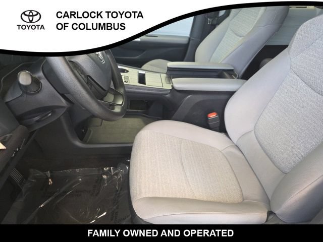 Used 2026 Toyota Sienna LE FWD image 12