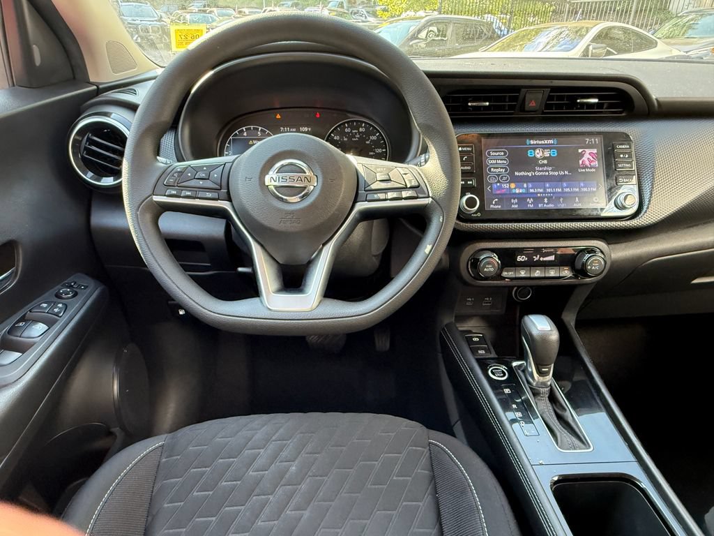 Used 2021 Nissan Kicks SV FWD image 14