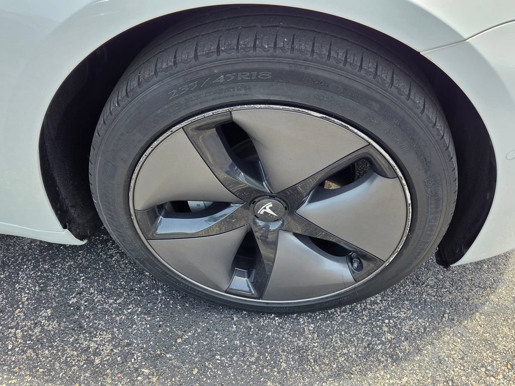 Used 2018 Tesla Model 3 Mid Range RWD image 6