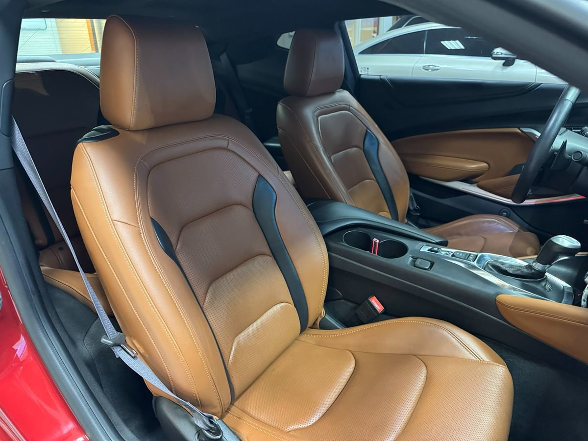 Used 2016 Chevrolet Camaro LT RWD image 22