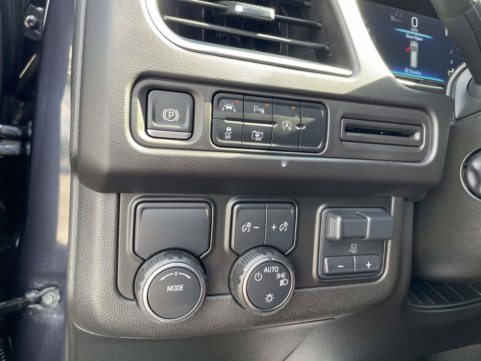 Used 2024 Chevrolet Tahoe RST w/ Luxury Package RWD image 17