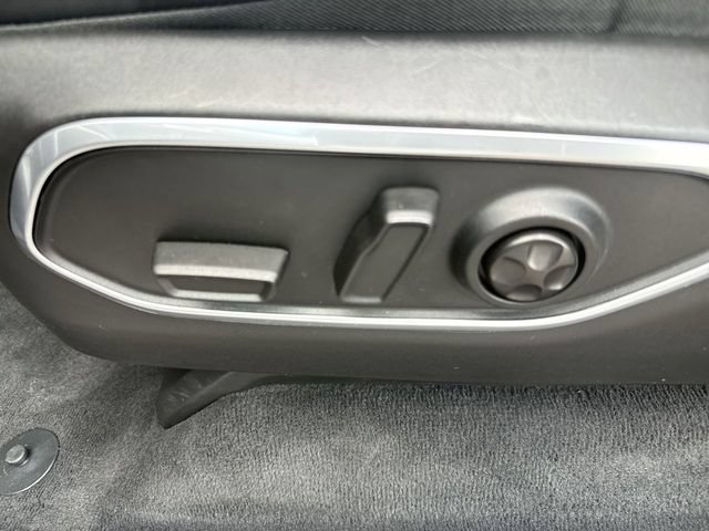 Used 2025 Jeep Wagoneer L 4WD image 12