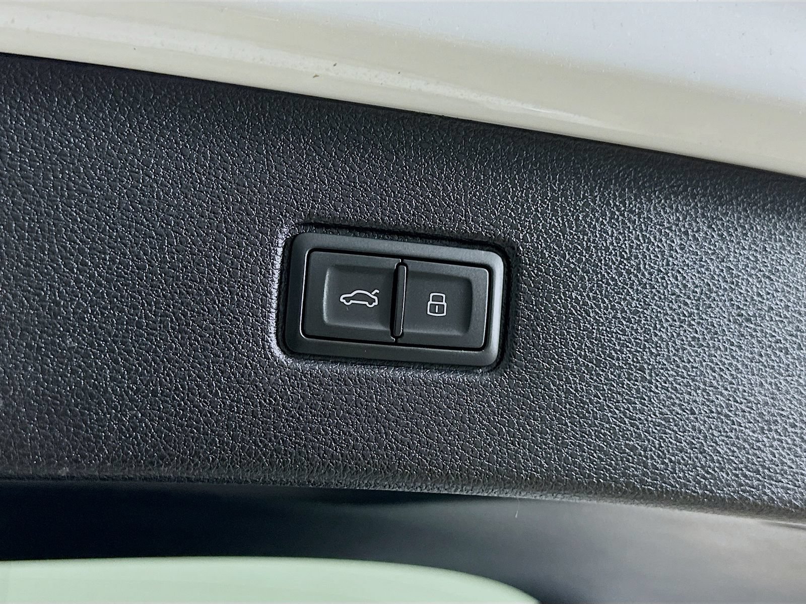 Used 2023 Audi SQ7 Premium Plus w/ Executive Package AWD/4WD image 40