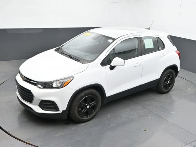 Used 2020 Chevrolet Trax LS FWD image 16