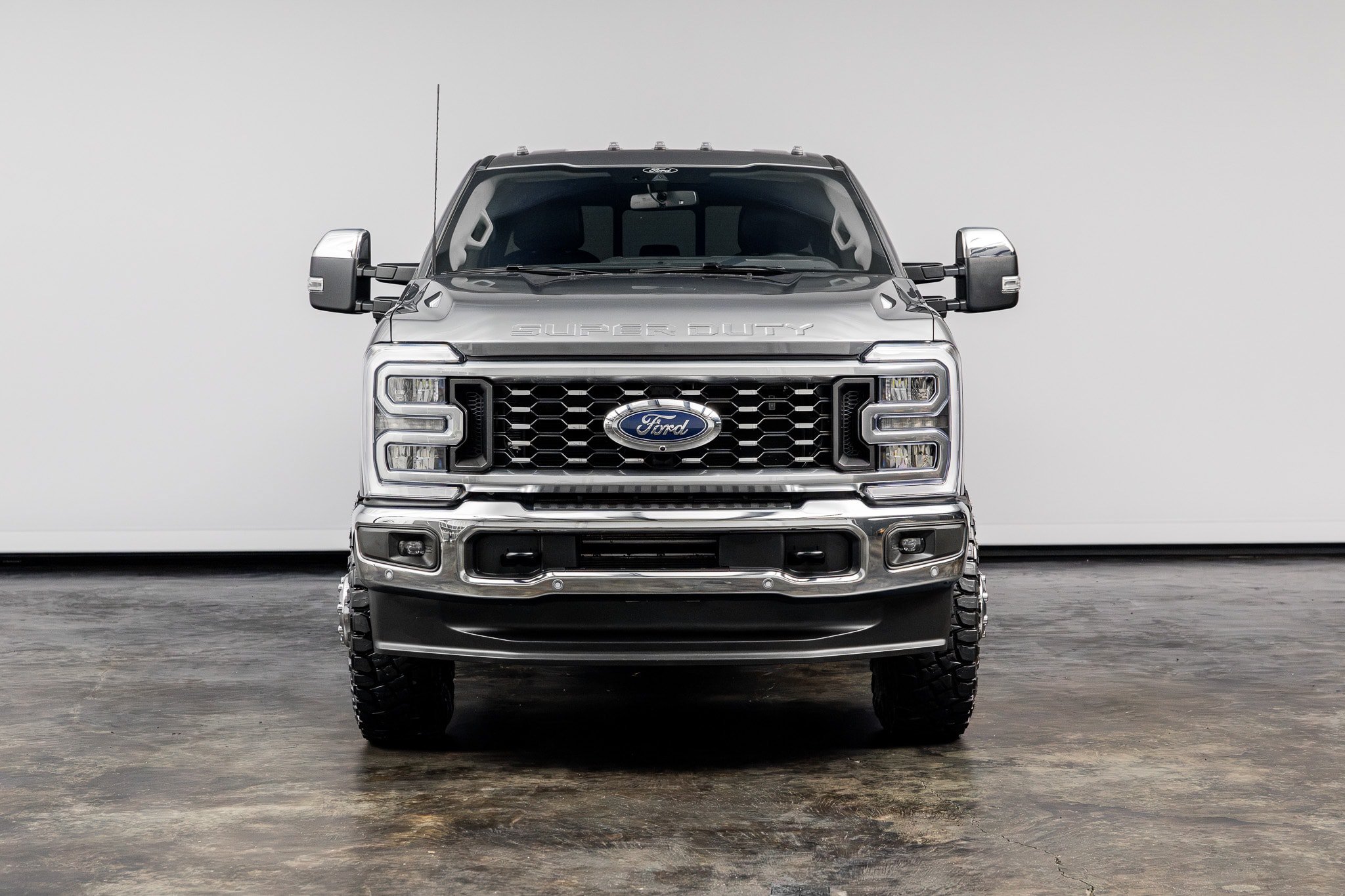 Used 2026 Ford F350 Lariat w/ Lariat Ultimate Package AWD/4WD image 2