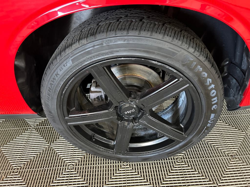 Used 2019 Dodge Challenger SXT w/ Blacktop Package image 10