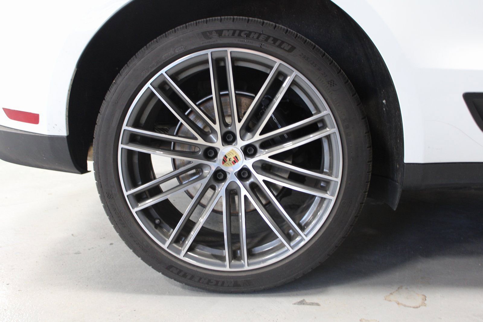 Certified 2025 Porsche Macan image 19