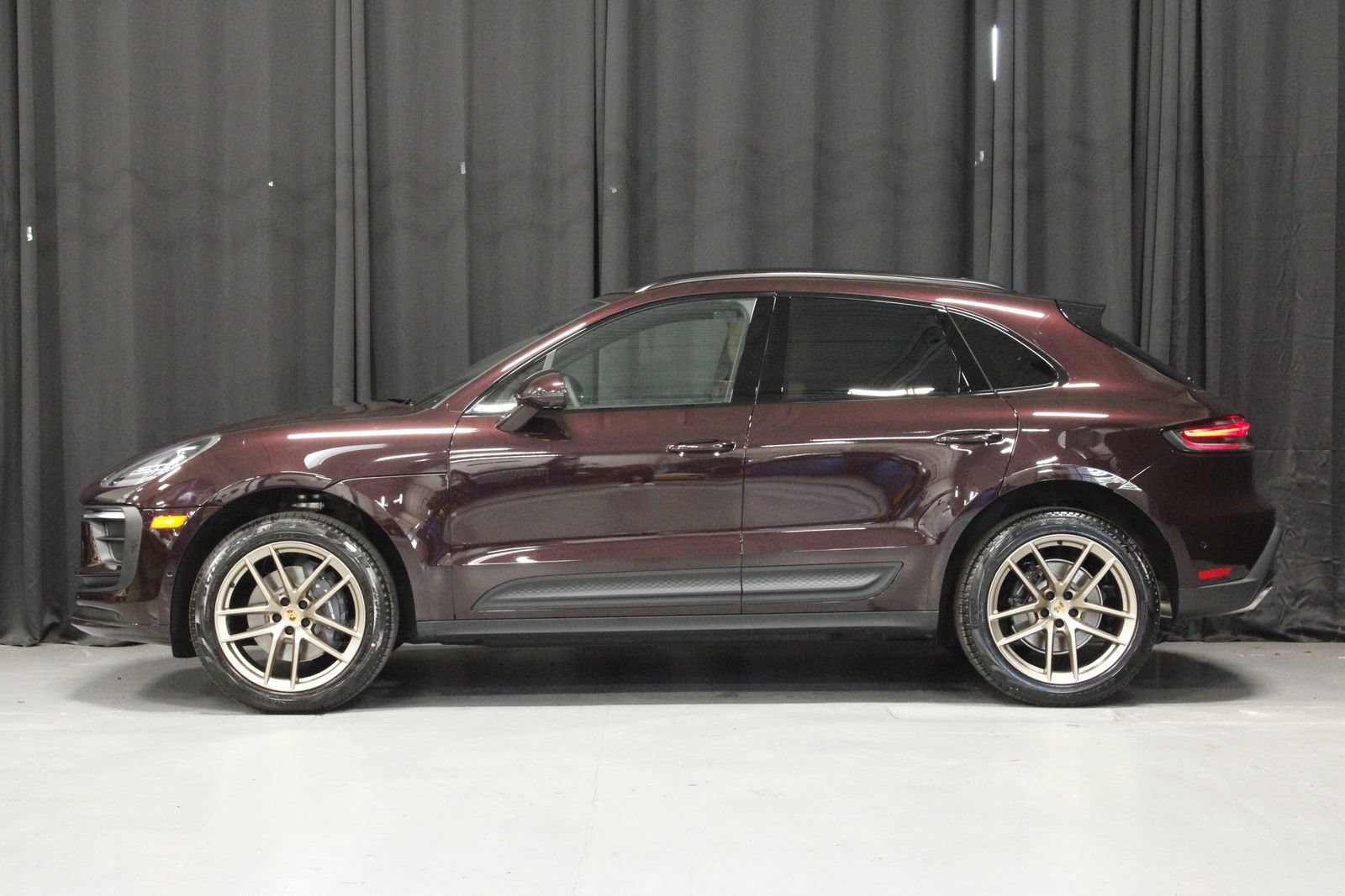New 2026 Porsche Macan AWD/4WD image 2