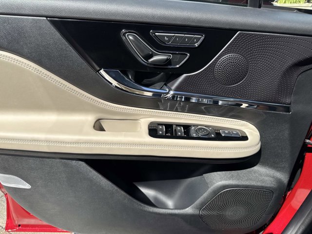 New 2026 Lincoln Corsair Premiere image 9