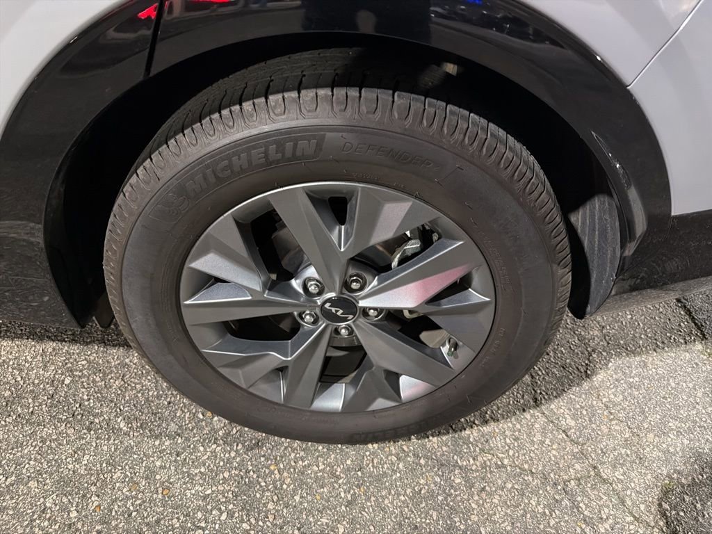 Used 2023 Kia Sportage SX image 9