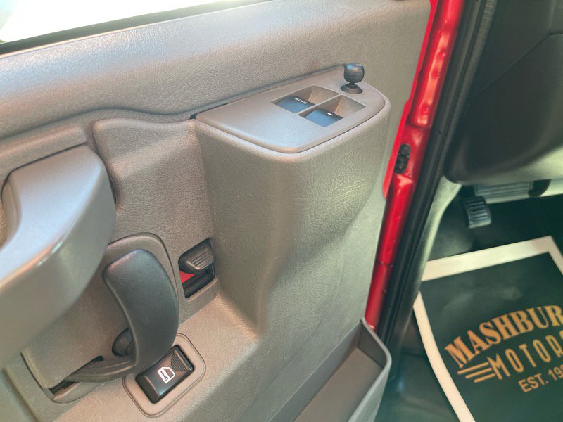 Used 2019 GMC Savana 2500 w/ Enhanced Convenience Package image 23