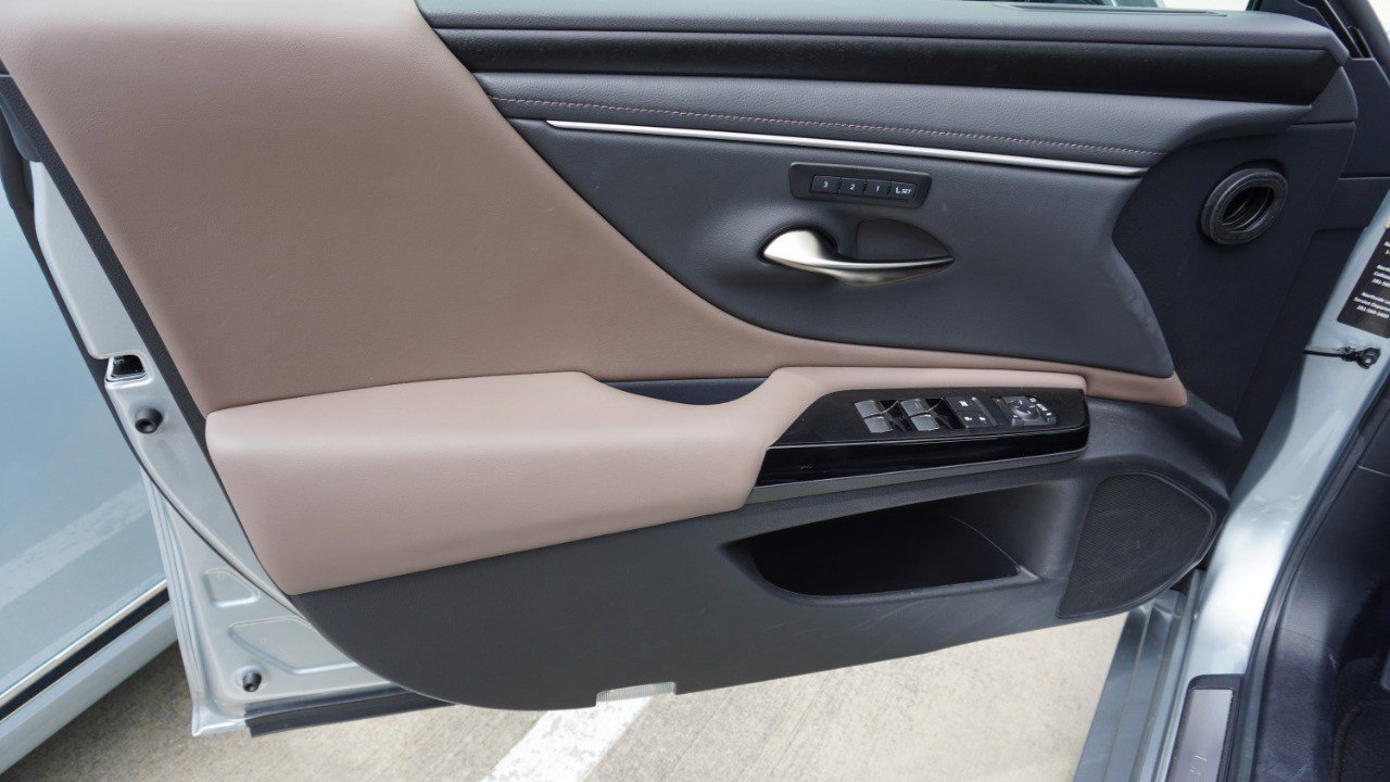 Certified 2025 Lexus ES 350 w/ Premium Package FWD image 14