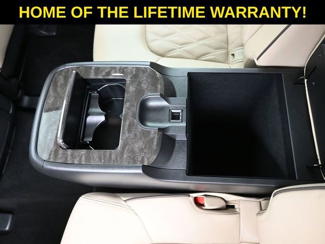 Used 2024 Nissan Armada Platinum w/ Captain's Chairs Package image 39