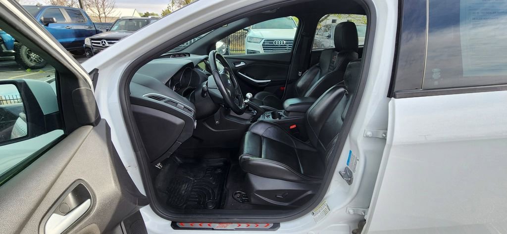 Used 2014 Ford Focus ST w/ Equipment Group 202A FWD image 3