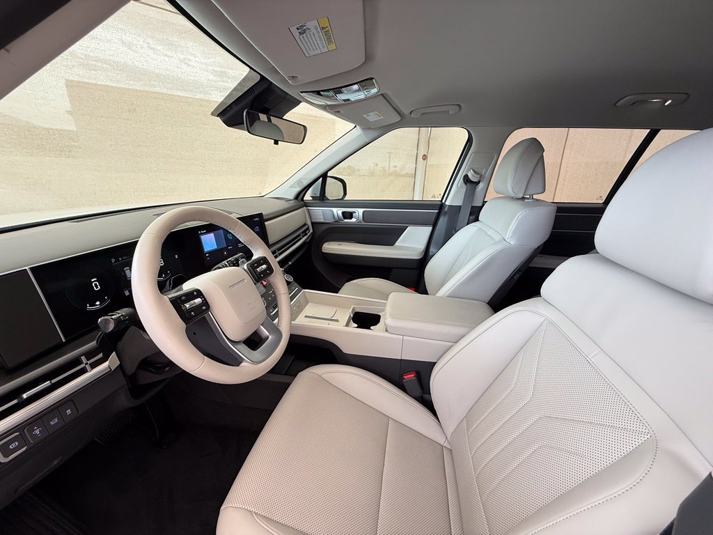 Used 2025 Hyundai Santa Fe SEL FWD image 30