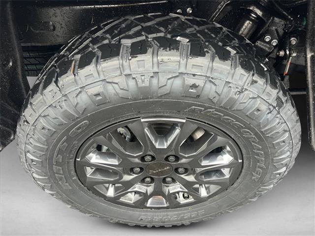 Used 2025 Toyota Tundra Limited AWD/4WD image 17