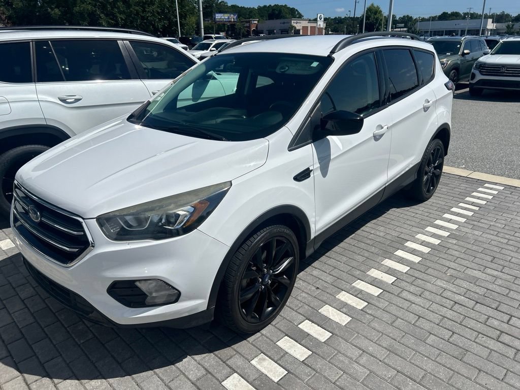 Used 2017 Ford Escape SE w/ Equipment Group 201A FWD image 6