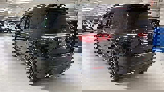 Used 2024 Mercedes-Benz GLS 580 4MATIC image 7