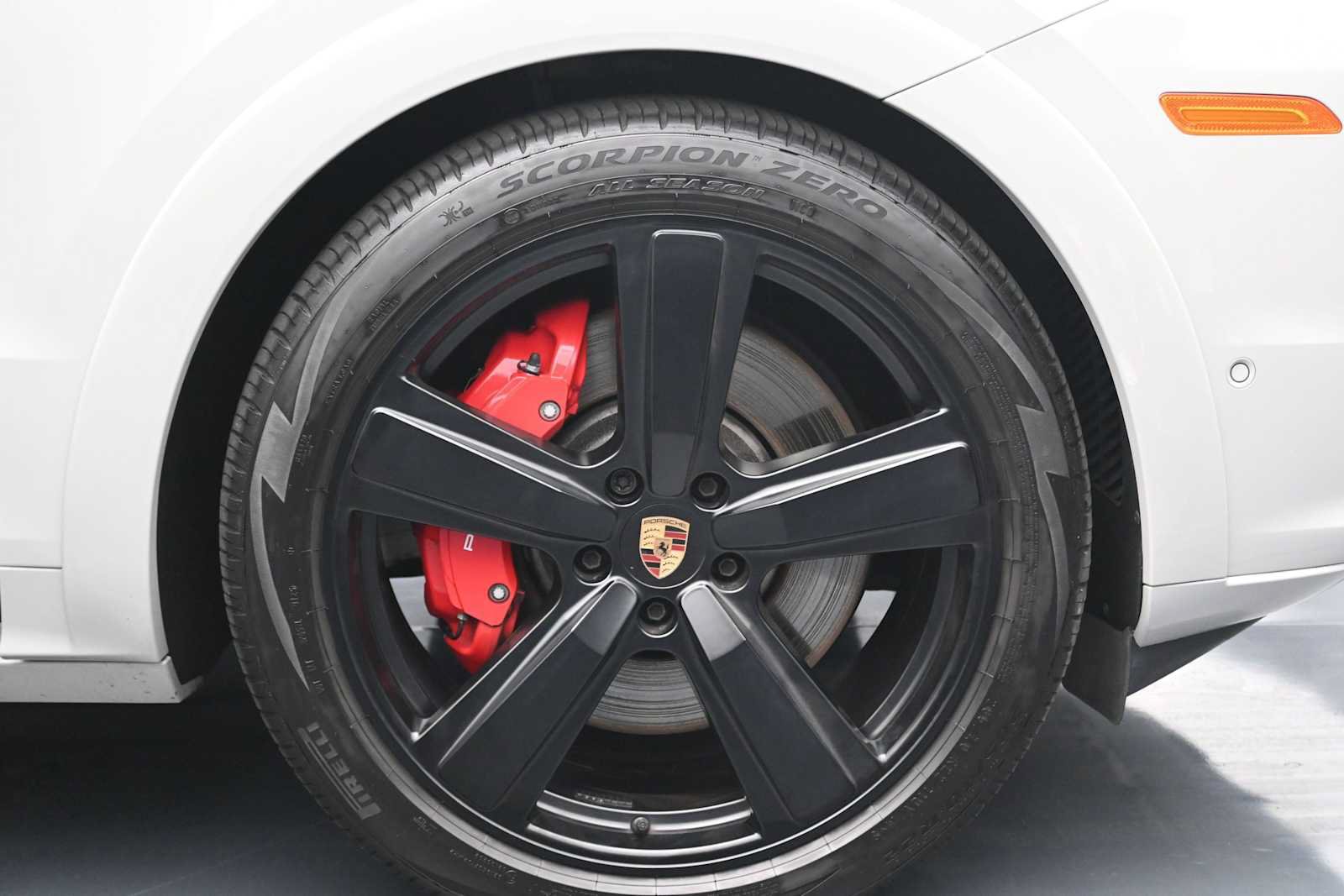Certified 2025 Porsche Cayenne S AWD/4WD image 25
