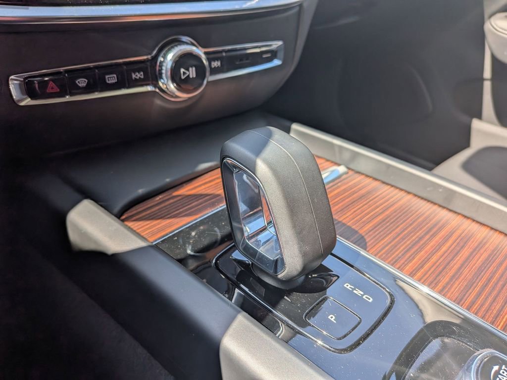 Used 2025 Volvo V60 B5 Cross Country Plus AWD/4WD image 23